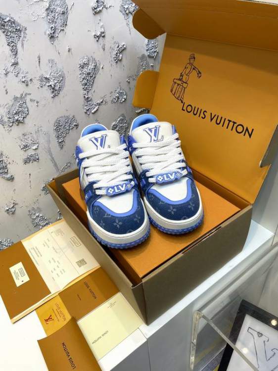 Picture of Louis Vuitton Shoes _SKULVsz35-4139-454cmmnf051516443